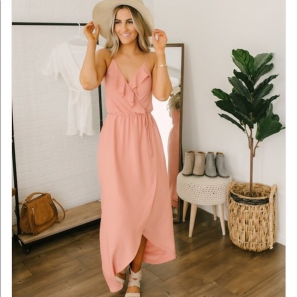 Everly ruffle wrap dress in pink/mauve - perfect condition! L